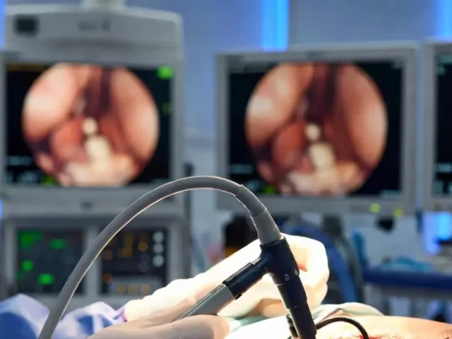 Estenosis de Canal Lumbar en Lima: Tratamiento con Cirugía Endoscópica por el Dr. Gunter Munguia